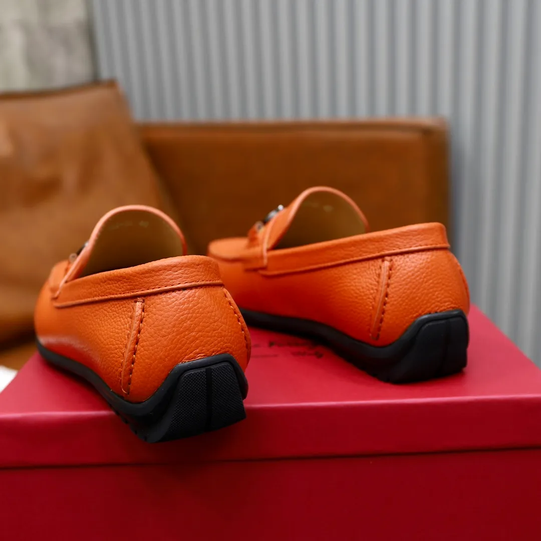 Men's shoes: 260🙅‍♂️🙅‍♂️🙅‍♂️Niuli Brand: Ferragamo Standard code: Men's code 38/44 (45 customized) Grade: Same as the official website Material: Original imported cowhide leather lining Original wear-resistant lightweight outsole Style category: Men's casual slip-on shoes Distinguished luxury brand elements top luxury Color: Actual picture color